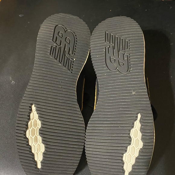 New Balance - Picture 3 of 5